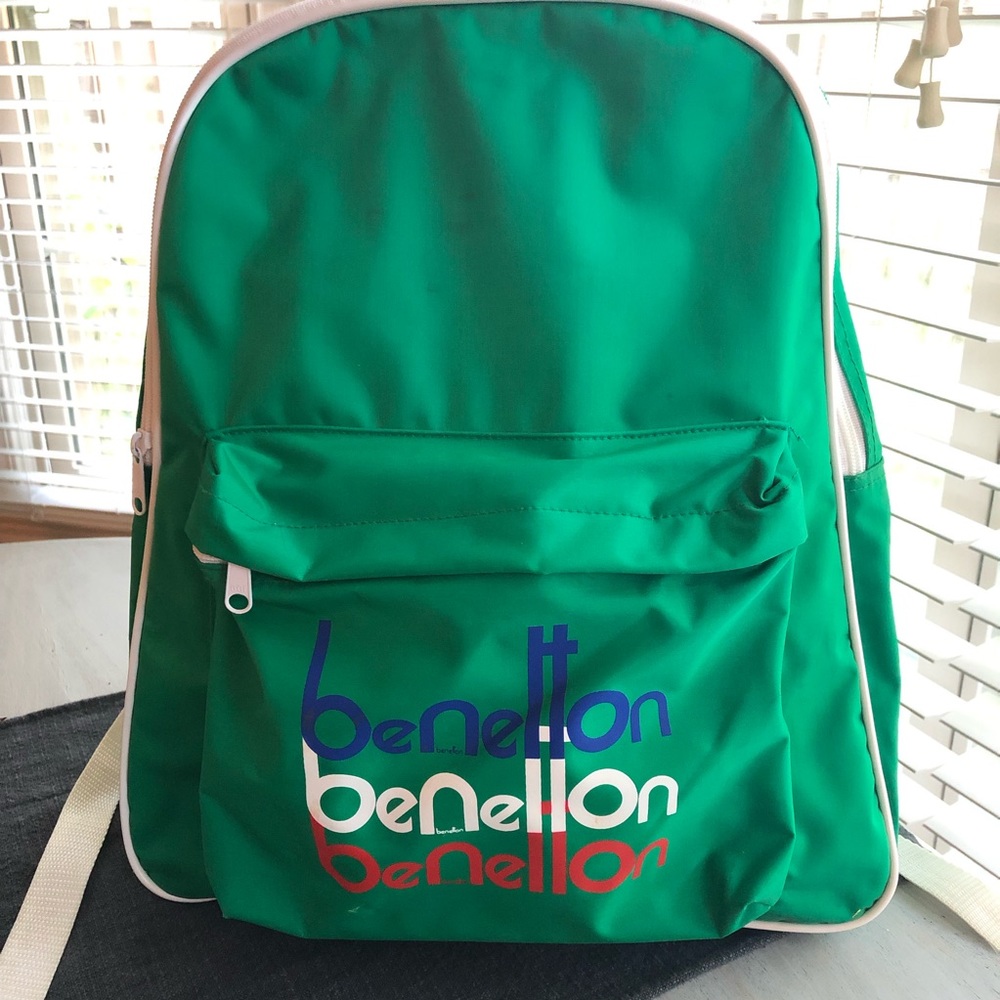 ✨Vtg. BENNETON BACKPACK 🎒